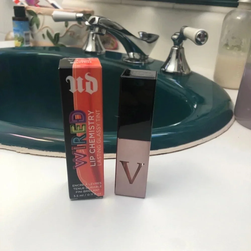 NIB URBAN DECAY LIP CHEMISTRY LIP TINT